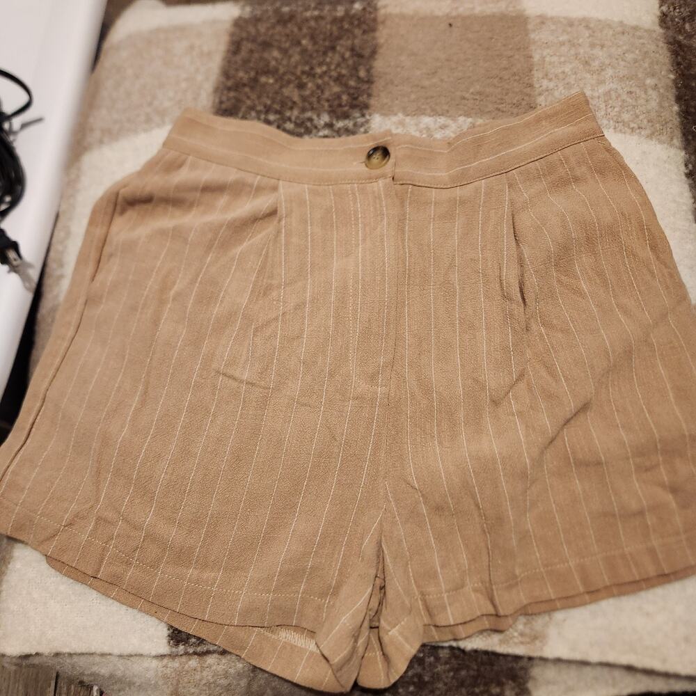 Hem & Thread Relaxed Women's Shorts